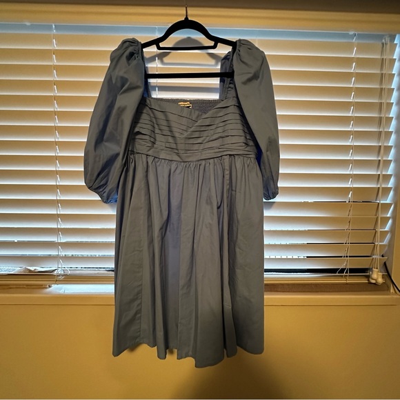 Ambercombie dress - Picture 1 of 3